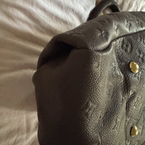Artsy MM Louis Vuitton  - barely used , comes with box - Picture 8 of 12
